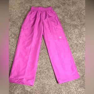 NWT - Adidas Originals ESS Woven Cargo Wide leg Track Pants